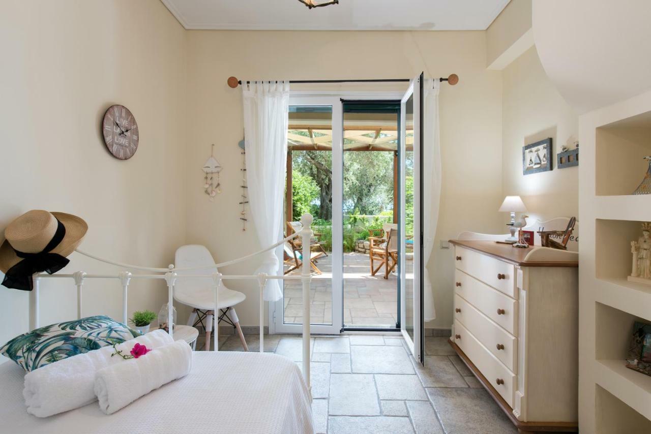Bianco Blu Tatil Evi Barbati