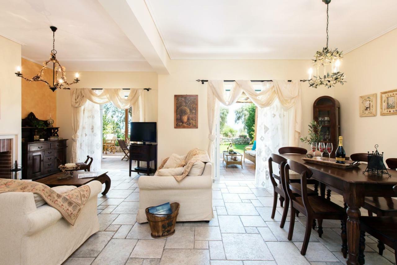 Tatil Evi Bianco Blu Barbati
